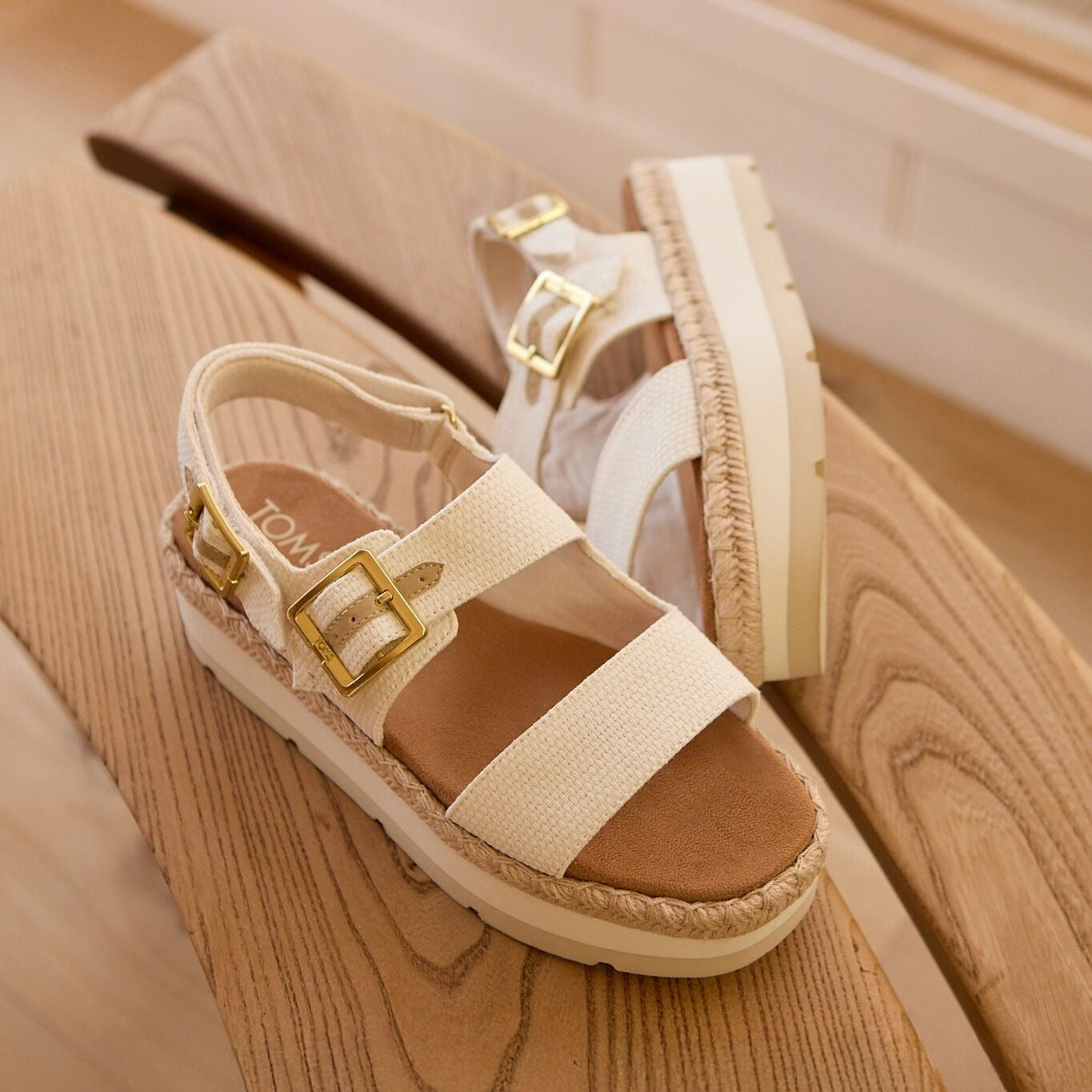 Womens Giana Flatform Sandal White Woven