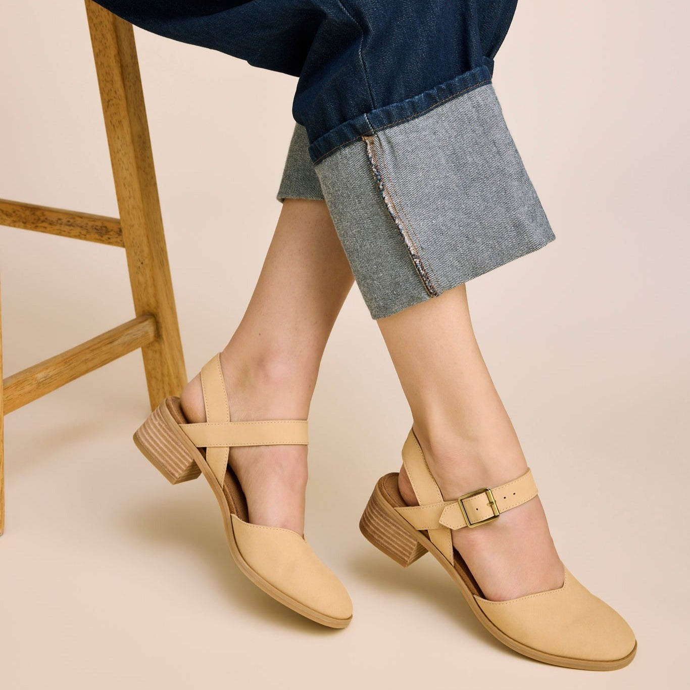 Womens Jaclyn Heel Light Caramel Nubuck Leather